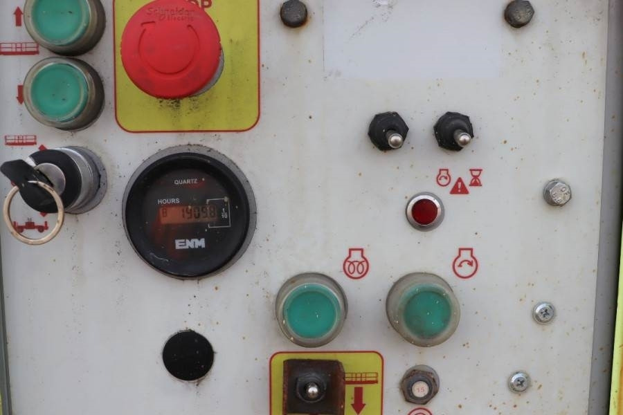 Ножничный подъемник MEC 3392RT-T Diesel, 4x4 Drive, 12m Working Height, 12: фото 5 Ножничный подъемник MEC 3392RT-T Diesel, 4x4 Drive, 12m Working Height, 12: фото 5