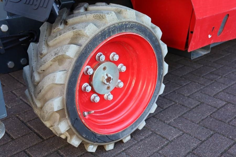 Ножничный подъемник Magni DS1218RT Valid inspection, Diesel, 4x4 Drive, 12m: фото 12