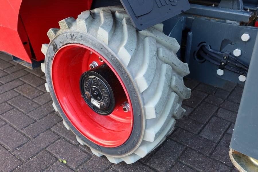 Ножничный подъемник Magni DS1218RT Valid inspection, Diesel, 4x4 Drive, 12m: фото 11