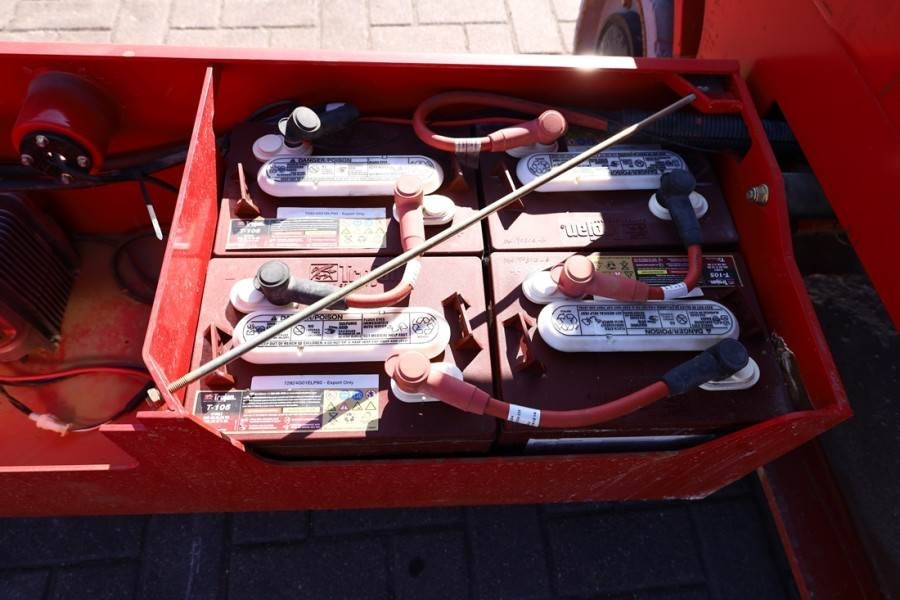 Magni ES0808E Electric, 8m Working height, 380kg Capacit - Ножничный подъемник: фото 3 Magni ES0808E Electric, 8m Working height, 380kg Capacit - Ножничный подъемник: фото 3