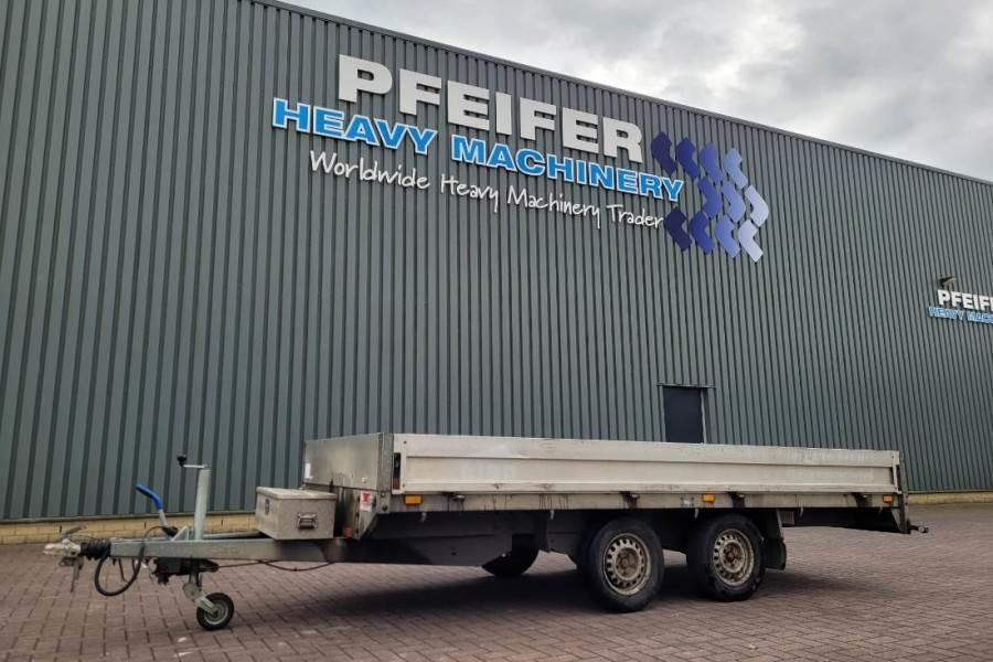 Saris PL1820 2 Axel Trailer - Прицеп для легкового автомобиля: фото 1 Saris PL1820 2 Axel Trailer - Прицеп для легкового автомобиля: фото 1