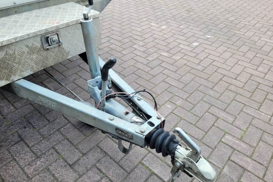 Saris PL1827 2 Axel Trailer - Прицеп для легкового автомобиля: фото 5 Saris PL1827 2 Axel Trailer - Прицеп для легкового автомобиля: фото 5