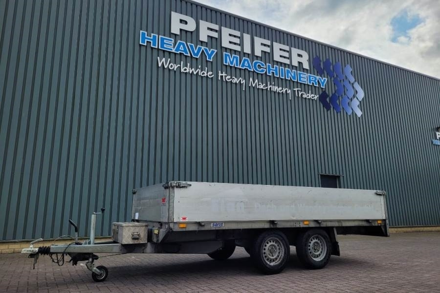 Saris PL1827 2 Axel Trailer - Прицеп для легкового автомобиля: фото 1 Saris PL1827 2 Axel Trailer - Прицеп для легкового автомобиля: фото 1