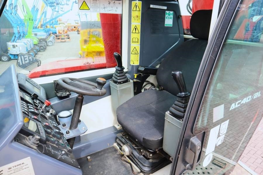 Terex AC40/2L Diesel, 4x4 Drive And 4-Wheel Steering, 40 - Вседорожный кран: фото 5 Terex AC40/2L Diesel, 4x4 Drive And 4-Wheel Steering, 40 - Вседорожный кран: фото 5
