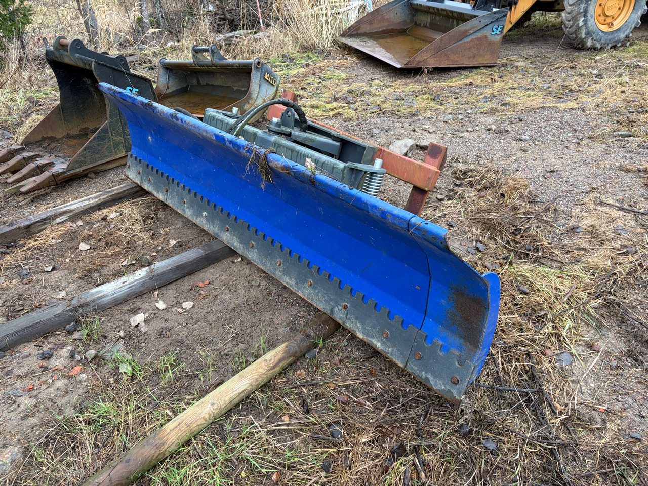 Bonnet - Отвал для снега: фото 1 Bonnet - Отвал для снега: фото 1