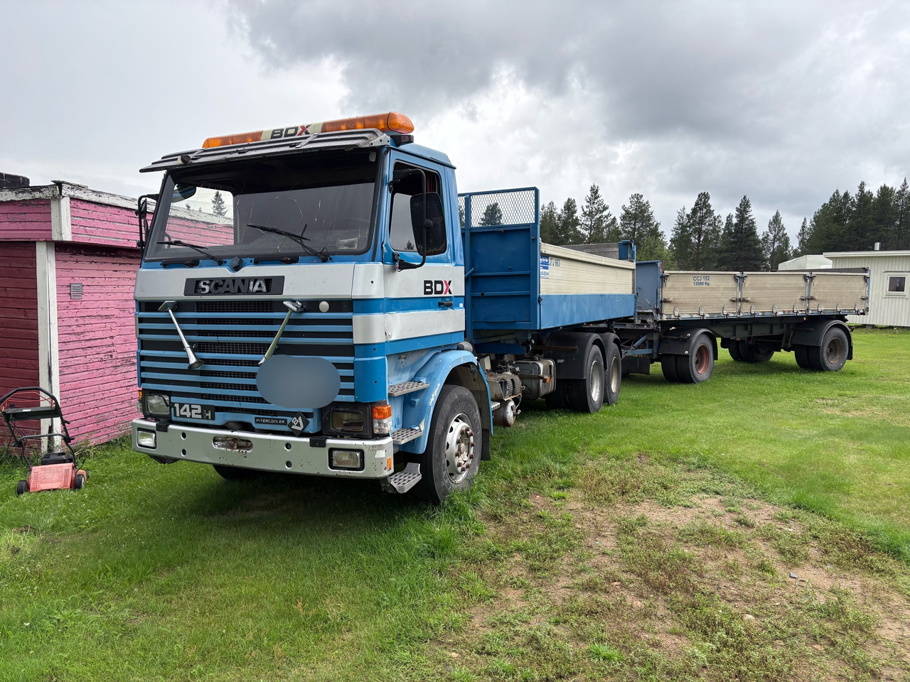 Flakbil Scania R142H 6X2 46 med släp Ilsbo T1-2-S - Грузовик бортовой/ Платформа: фото 1 Flakbil Scania R142H 6X2 46 med släp Ilsbo T1-2-S - Грузовик бортовой/ Платформа: фото 1