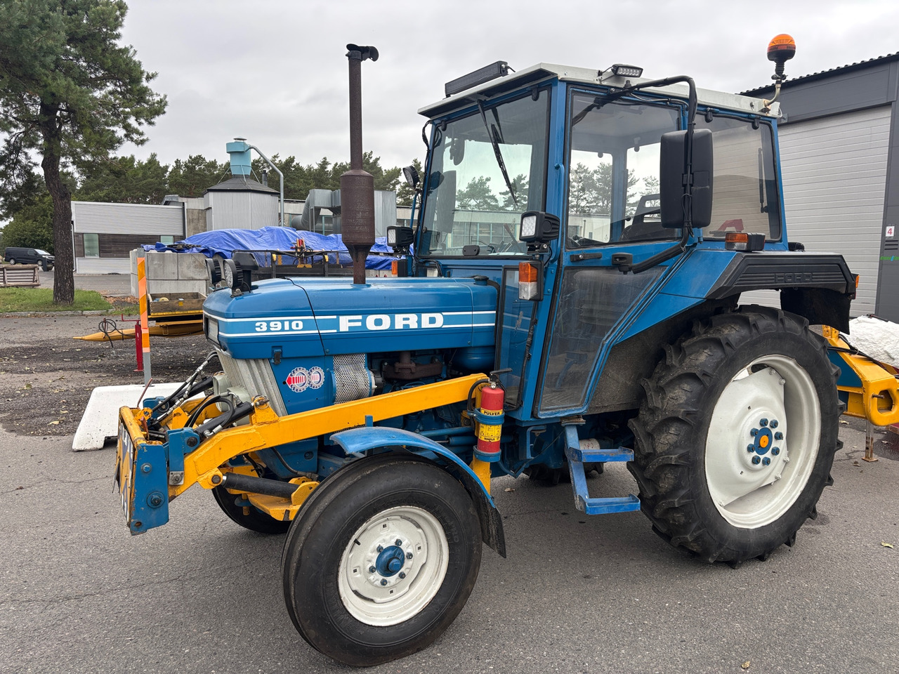 Ford 3910 LP - Трактор: фото 1 Ford 3910 LP - Трактор: фото 1