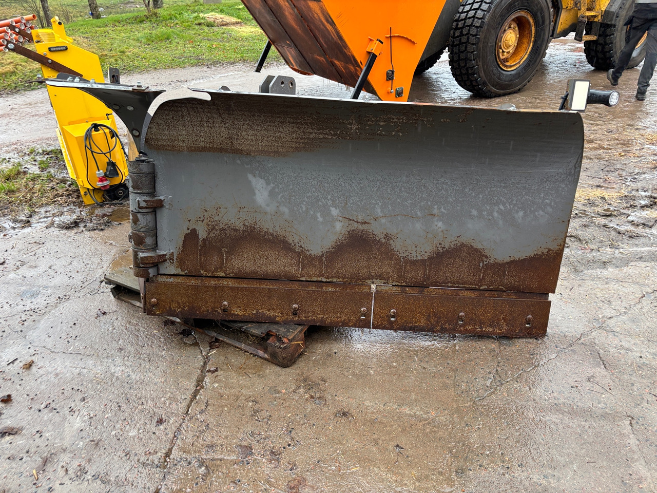 Holms PU-3.6 - Отвал для снега: фото 1 Holms PU-3.6 - Отвал для снега: фото 1