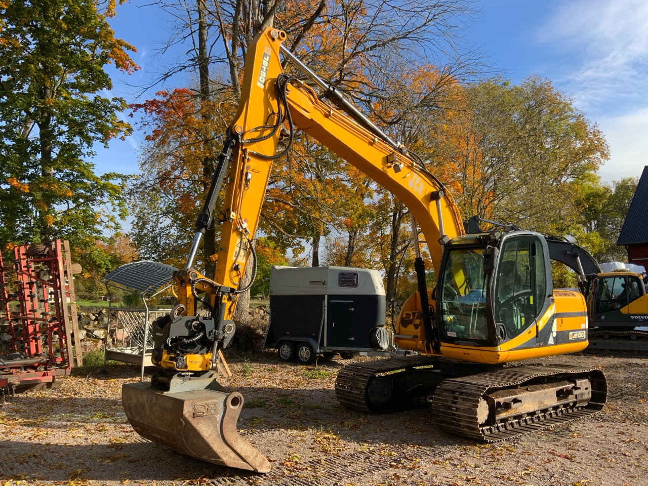 JCB JS130LC - Экскаватор: фото 1 JCB JS130LC - Экскаватор: фото 1