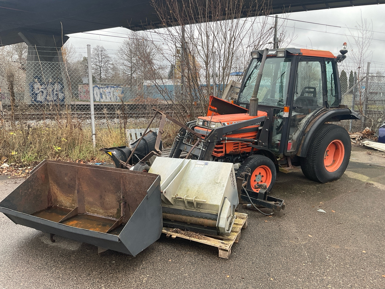 Kubota L2550 - Коммунальная/ Специальная техника: фото 1 Kubota L2550 - Коммунальная/ Специальная техника: фото 1