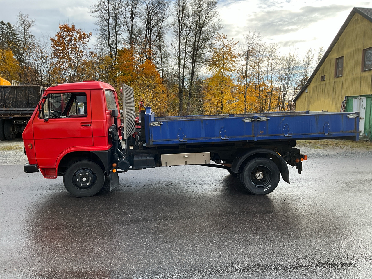 MAN Volkswagen 8.136 - Крюковой мультилифт: фото 1 MAN Volkswagen 8.136 - Крюковой мультилифт: фото 1