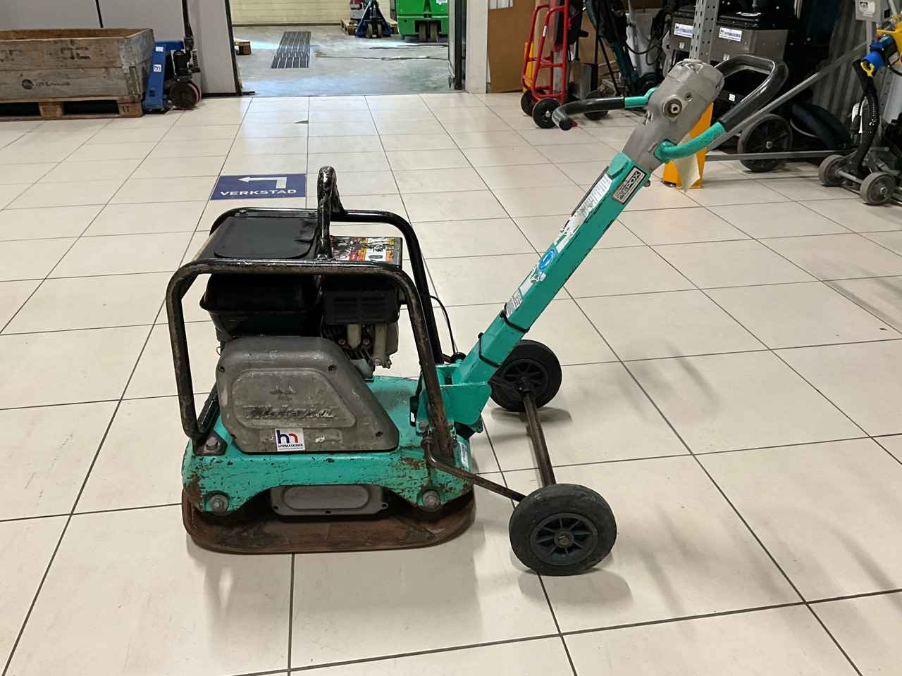 Makita MVH-120 - Виброплита: фото 1 Makita MVH-120 - Виброплита: фото 1