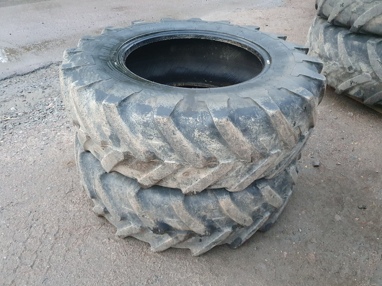 Michelin 13.6R24 Agribib - Шина для Сельскохозяйственной техники: фото 1 Michelin 13.6R24 Agribib - Шина для Сельскохозяйственной техники: фото 1