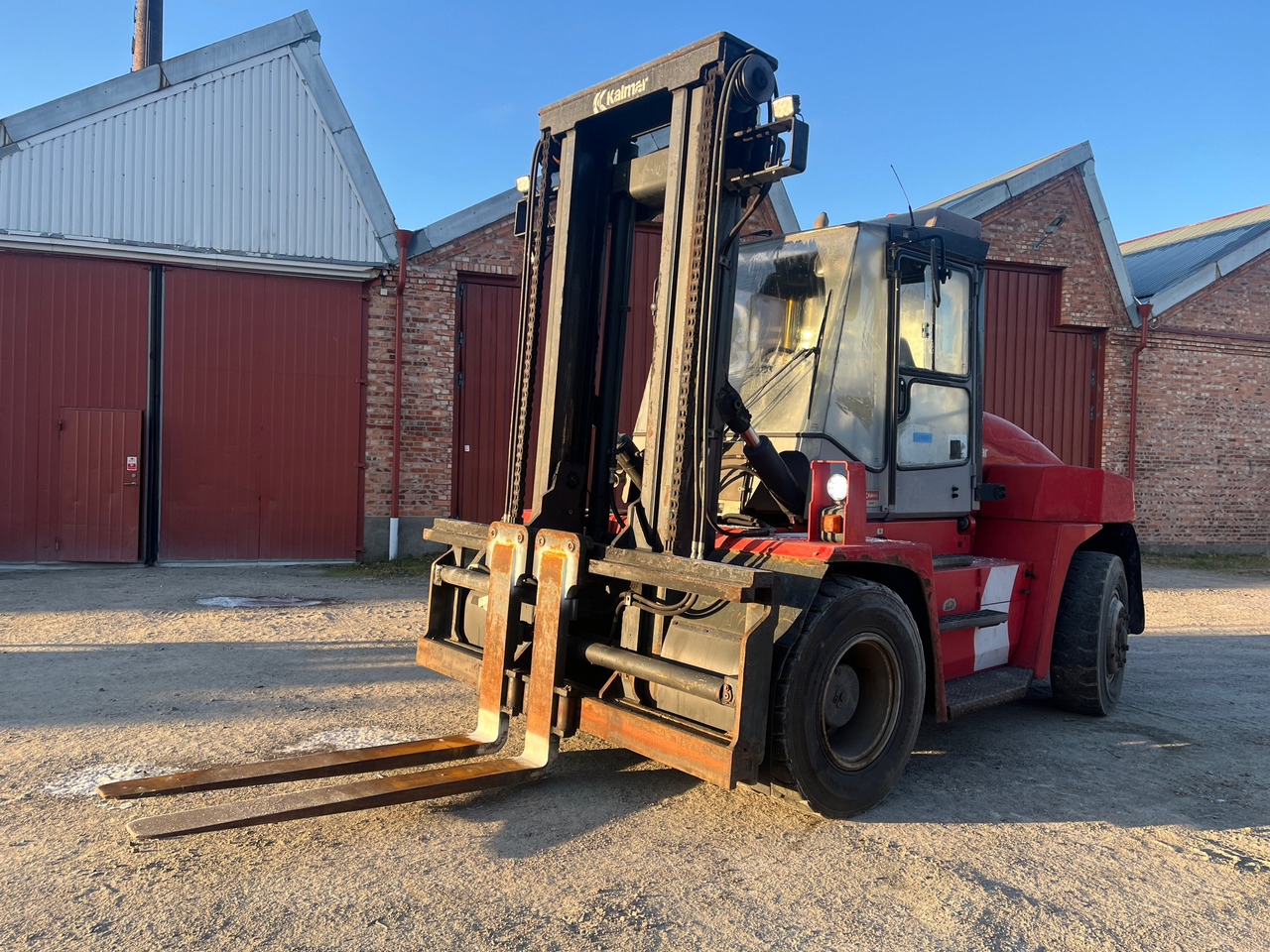 Kalmar DCE 90-6 - Погрузочно-разгрузочная техника: фото 1 Kalmar DCE 90-6 - Погрузочно-разгрузочная техника: фото 1