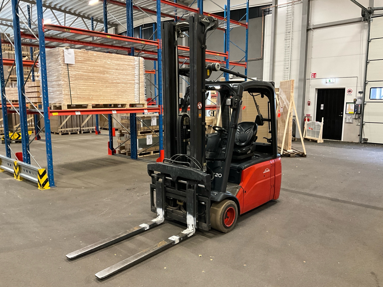 Linde E20L-01 - Погрузочно-разгрузочная техника: фото 1 Linde E20L-01 - Погрузочно-разгрузочная техника: фото 1