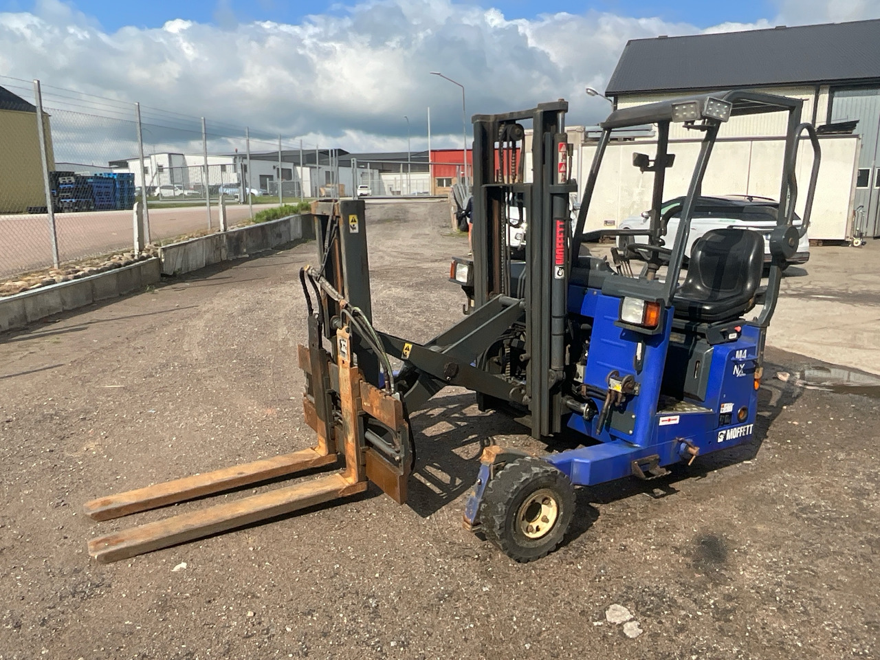 Moffett M4 25.3NX - Погрузочно-разгрузочная техника: фото 1 Moffett M4 25.3NX - Погрузочно-разгрузочная техника: фото 1