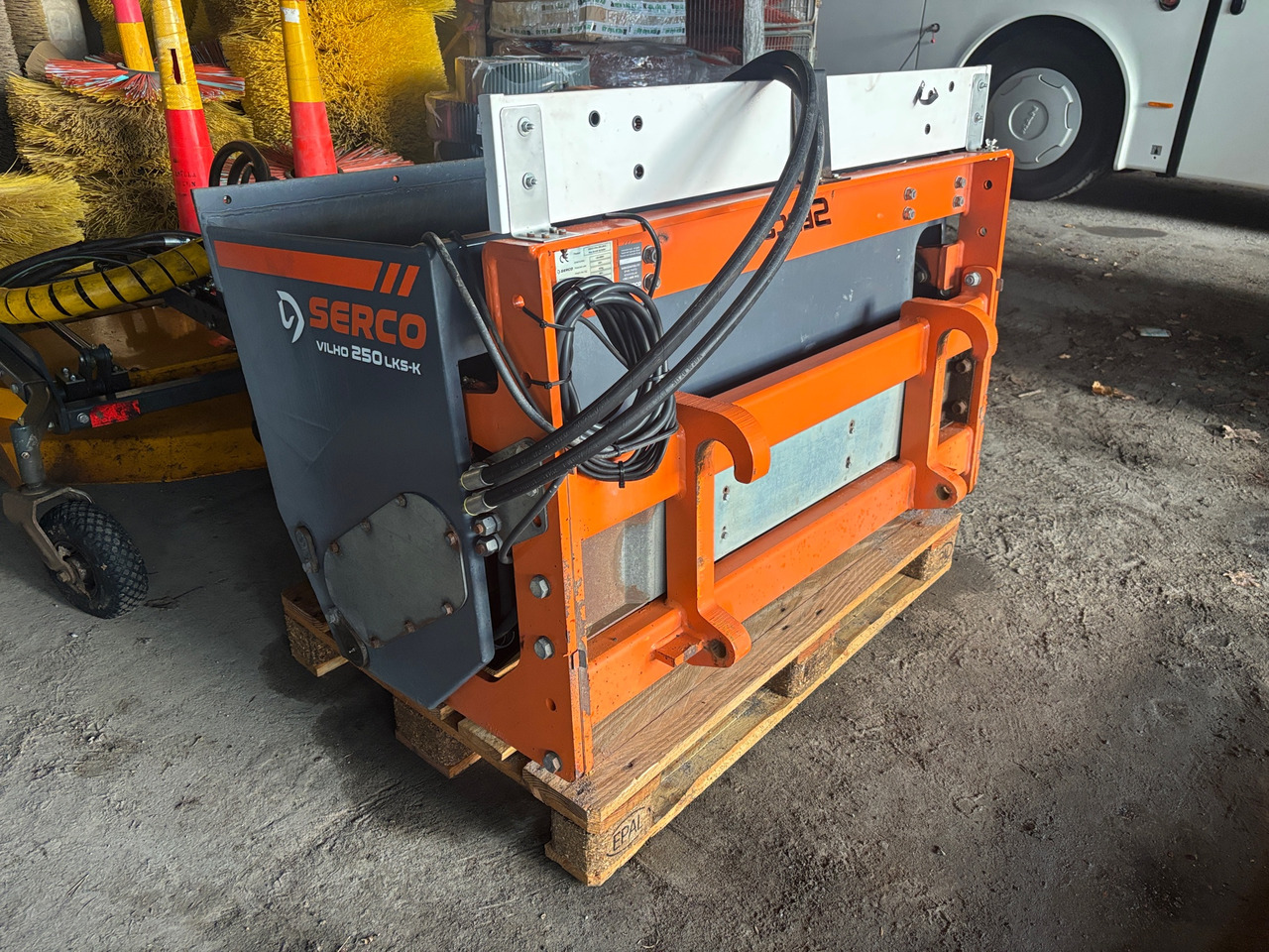 Serco Vilho 250 LKS-K - Разбрасыватель песка/ Соли: фото 1 Serco Vilho 250 LKS-K - Разбрасыватель песка/ Соли: фото 1