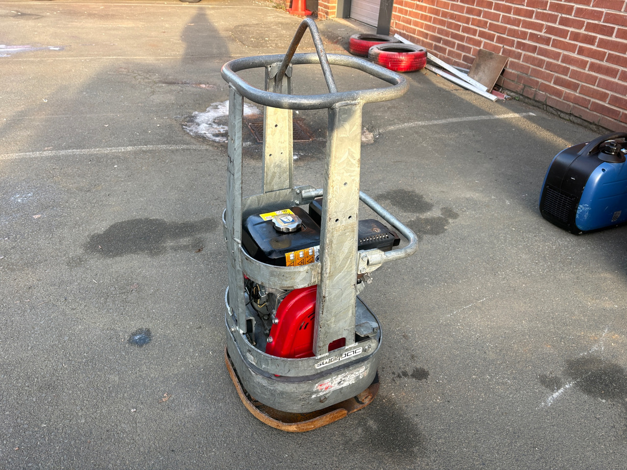 Swepac FR85 - Виброплита: фото 1 Swepac FR85 - Виброплита: фото 1