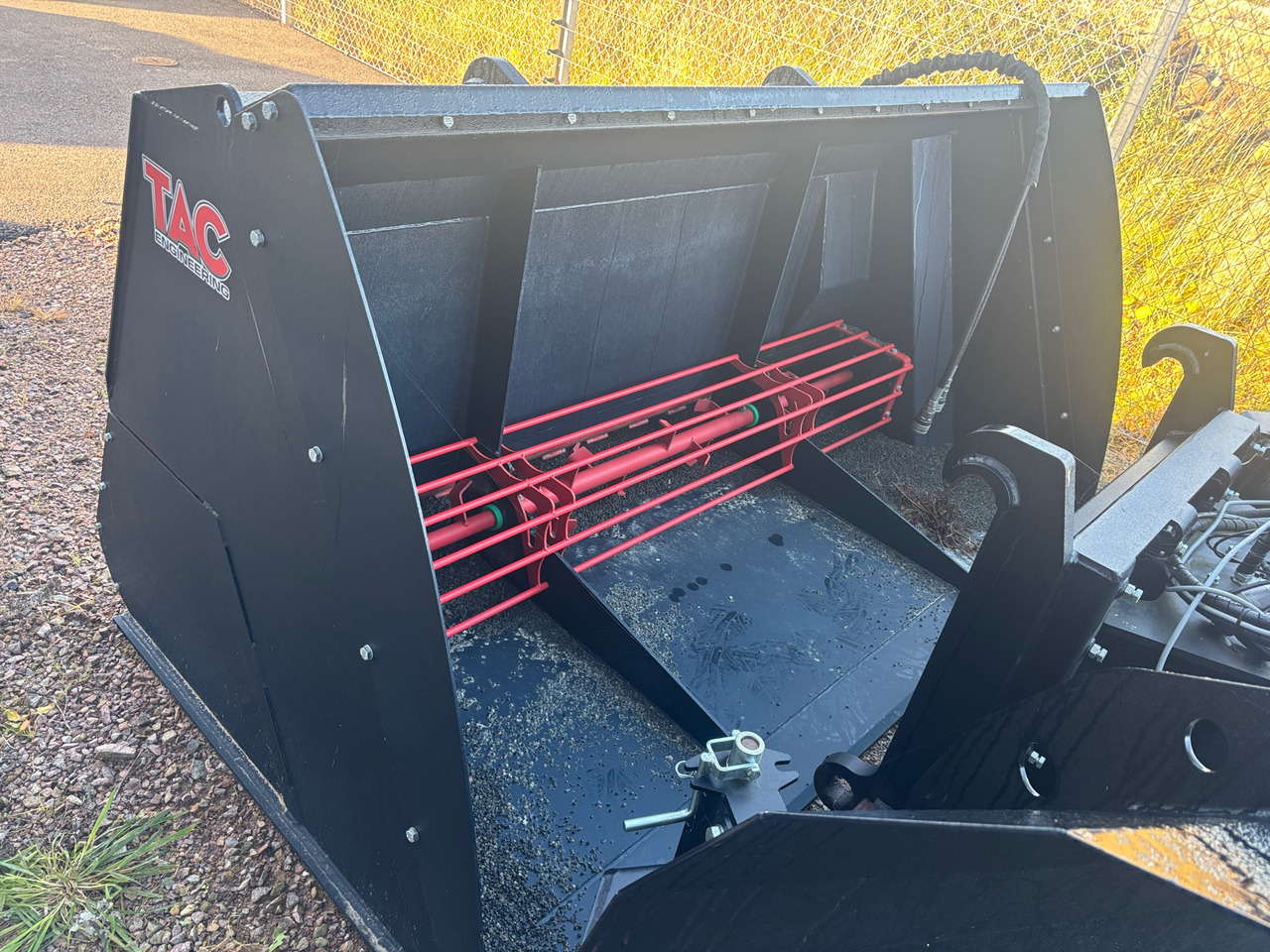 TAC GB 2.7-3.0 PRO - Разбрасыватель песка/ Соли: фото 1 TAC GB 2.7-3.0 PRO - Разбрасыватель песка/ Соли: фото 1