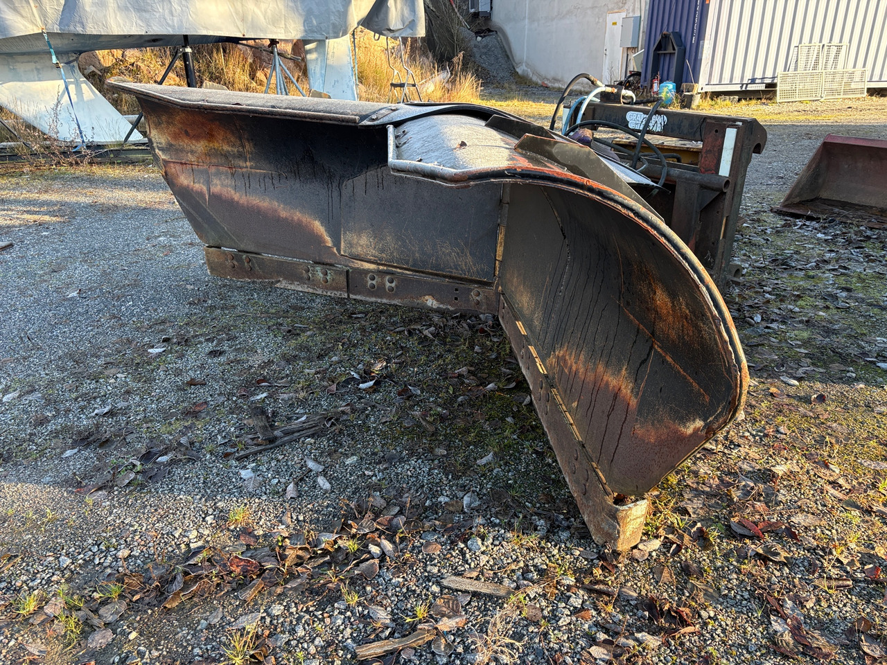 Tengwalls Uni väg 320T - Отвал для снега: фото 1 Tengwalls Uni väg 320T - Отвал для снега: фото 1