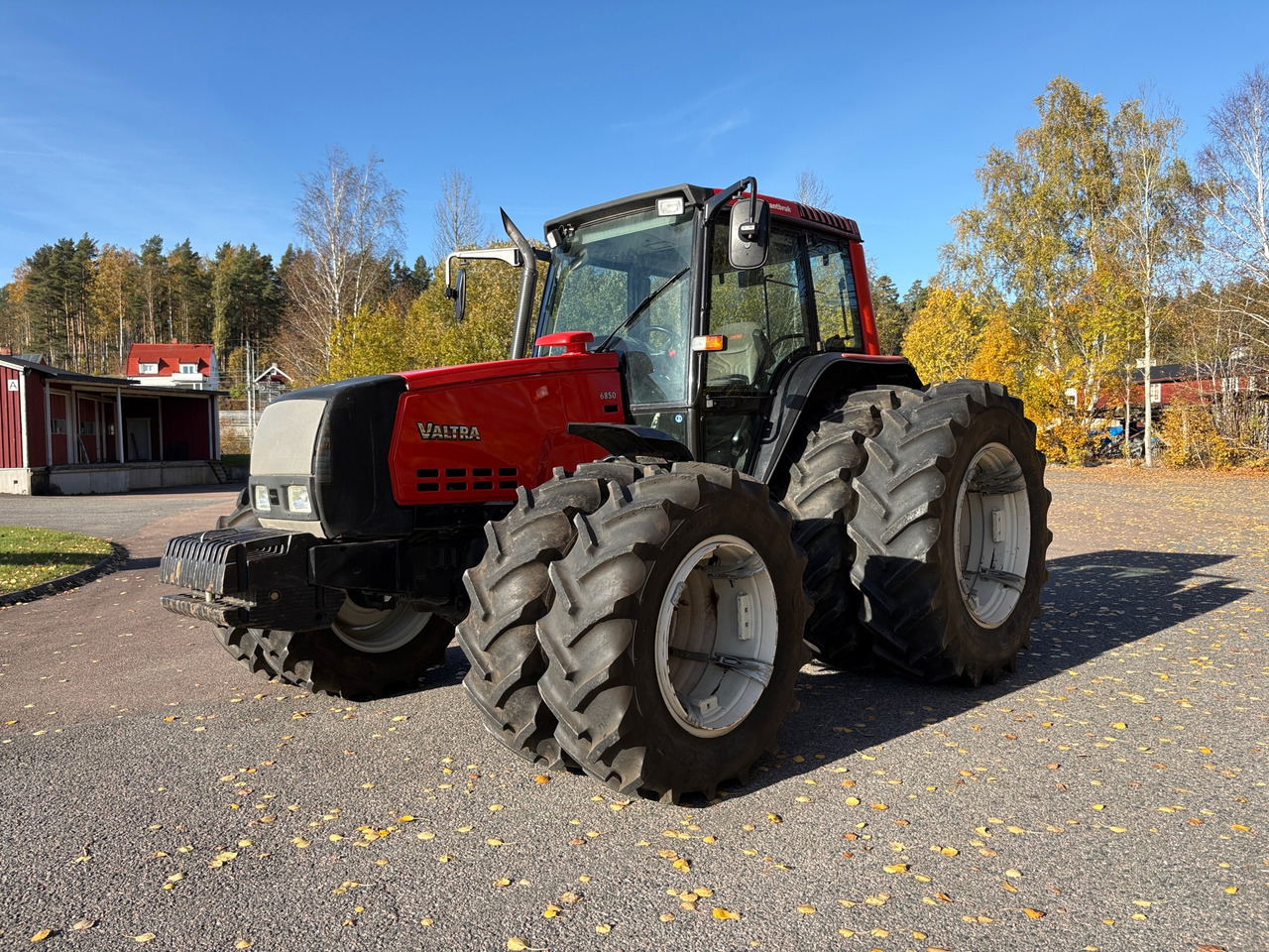 Valtra 6850-4 HiTech - Трактор: фото 1 Valtra 6850-4 HiTech - Трактор: фото 1