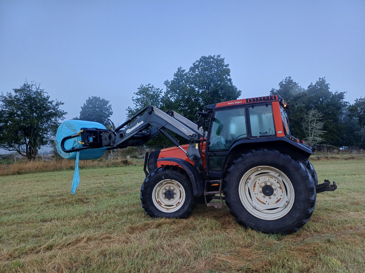 Valtra 6850 Hitech - Трактор: фото 1 Valtra 6850 Hitech - Трактор: фото 1