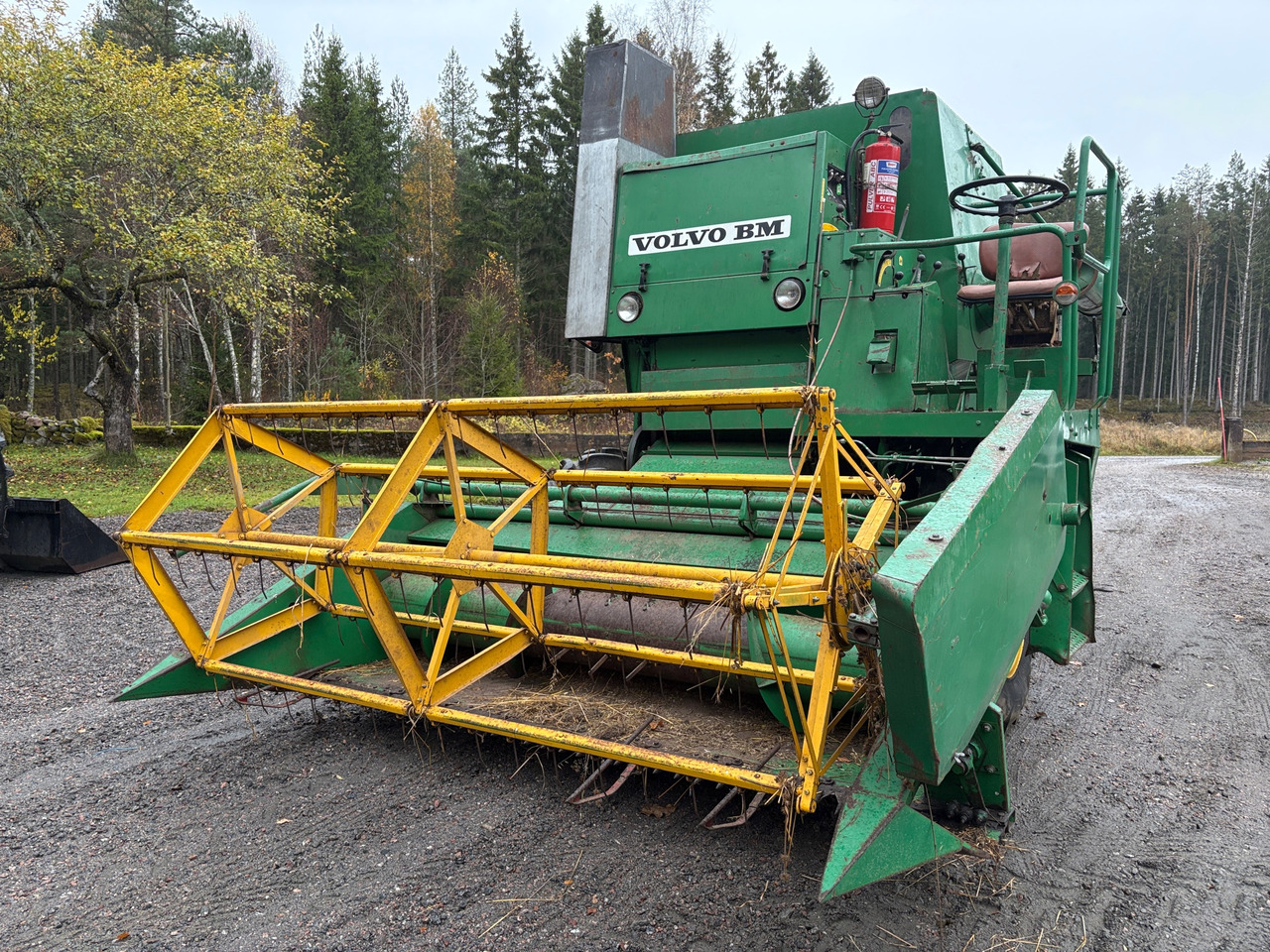 Volvo BM S 830 - Зерноуборочный комбайн: фото 1 Volvo BM S 830 - Зерноуборочный комбайн: фото 1