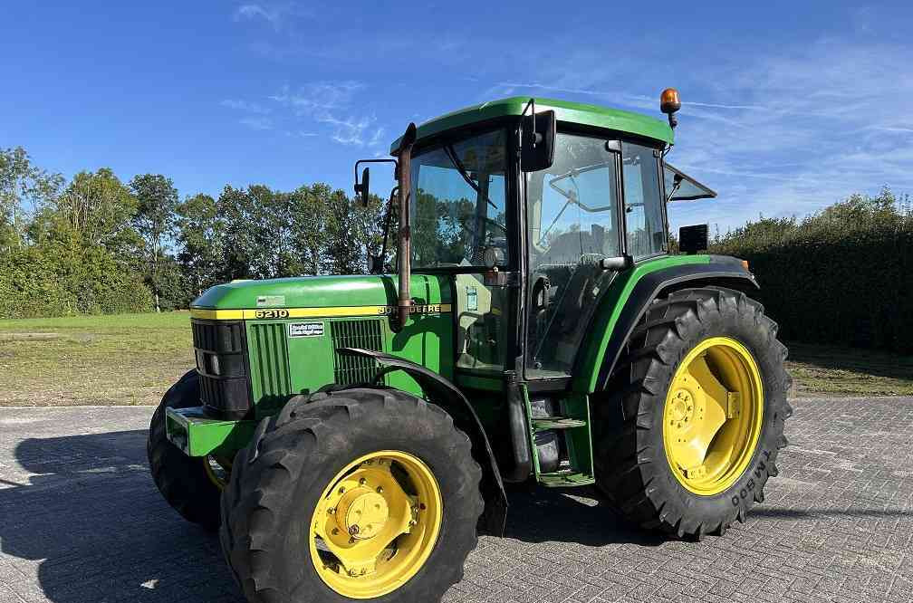 John Deere 6210 - Трактор: фото 1 John Deere 6210 - Трактор: фото 1