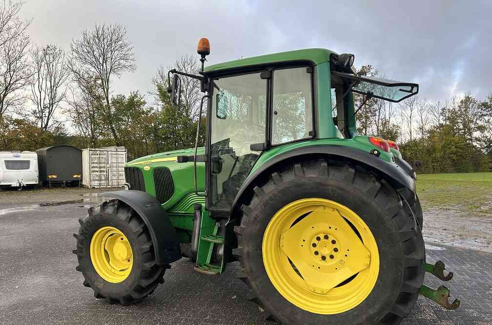 John Deere 6220 premium, 7500 uur MARGEPRIJS - Трактор: фото 2 John Deere 6220 premium, 7500 uur MARGEPRIJS - Трактор: фото 2