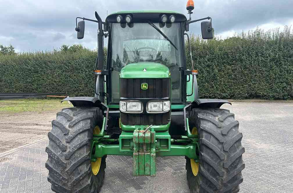 John Deere 6220 premium - Трактор: фото 4 John Deere 6220 premium - Трактор: фото 4