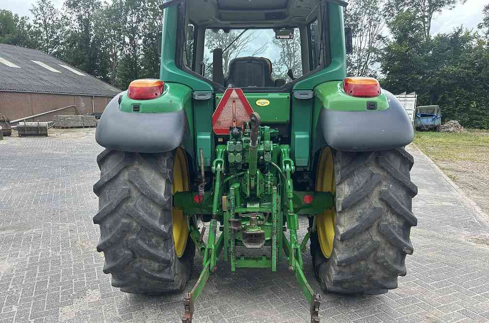 John Deere 6220 premium - Трактор: фото 3 John Deere 6220 premium - Трактор: фото 3