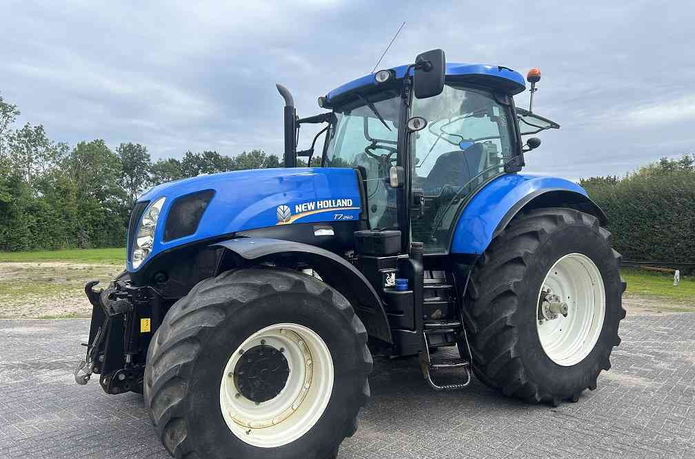 New Holland T7.260 pc - Трактор: фото 1 New Holland T7.260 pc - Трактор: фото 1