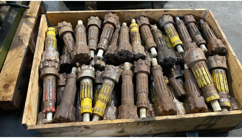 Diversen Sandvik Atlas copco Halco Drill Head rock bit 3.5 and 4 inch - Буровая машина: фото 1 Diversen Sandvik Atlas copco Halco Drill Head rock bit 3.5 and 4 inch - Буровая машина: фото 1