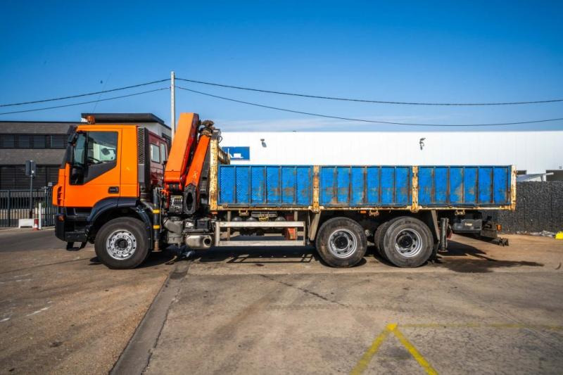 Грузовик бортовой/ Платформа, Автоманипулятор Iveco TRAKKER 360-6X4-E5+PALFINGER 23002/5x: фото 7