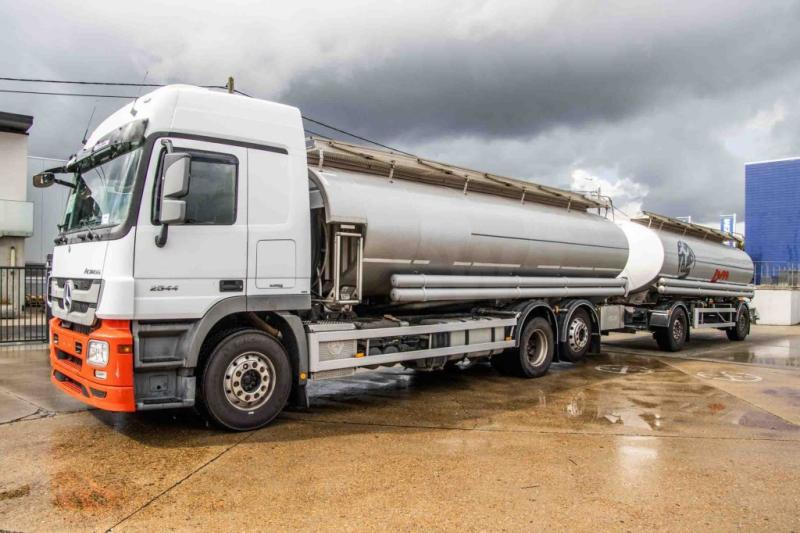 Mercedes ACTROS 2544-MP3+MAGYAR INOX18.200L+17.700L/2X6COMP - Грузовик-цистерна: фото 1 Mercedes ACTROS 2544-MP3+MAGYAR INOX18.200L+17.700L/2X6COMP - Грузовик-цистерна: фото 1
