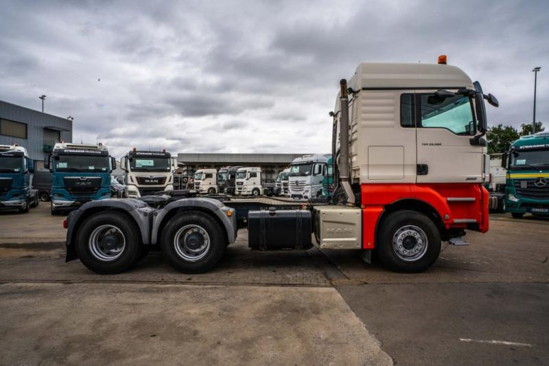 MAN TGX 33.560 XLX BLS+BIG AXLES+INTARDER - Тягач: фото 3 MAN TGX 33.560 XLX BLS+BIG AXLES+INTARDER - Тягач: фото 3
