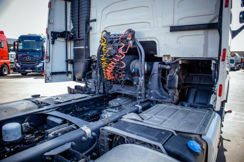 Тягач Volvo FH 420: фото 6