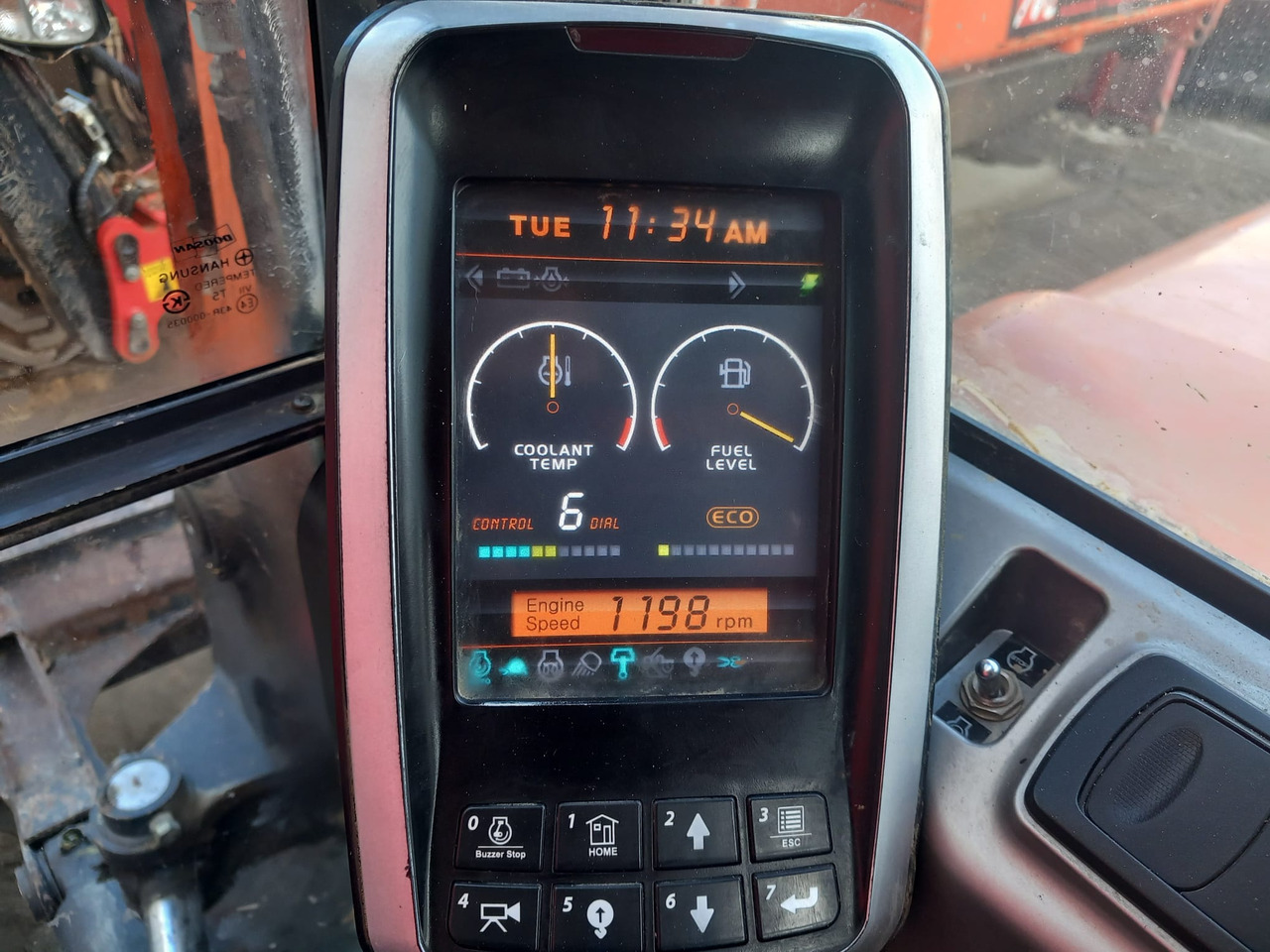 Мини-экскаватор DOOSAN DX85R-3: фото 10 Мини-экскаватор DOOSAN DX85R-3: фото 10