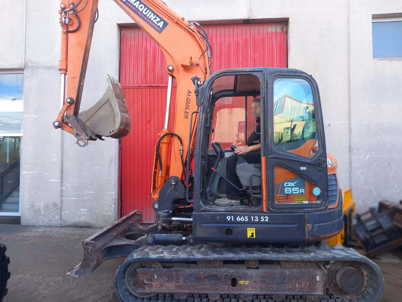 DOOSAN DX85R-3 - Мини-экскаватор: фото 1 DOOSAN DX85R-3 - Мини-экскаватор: фото 1