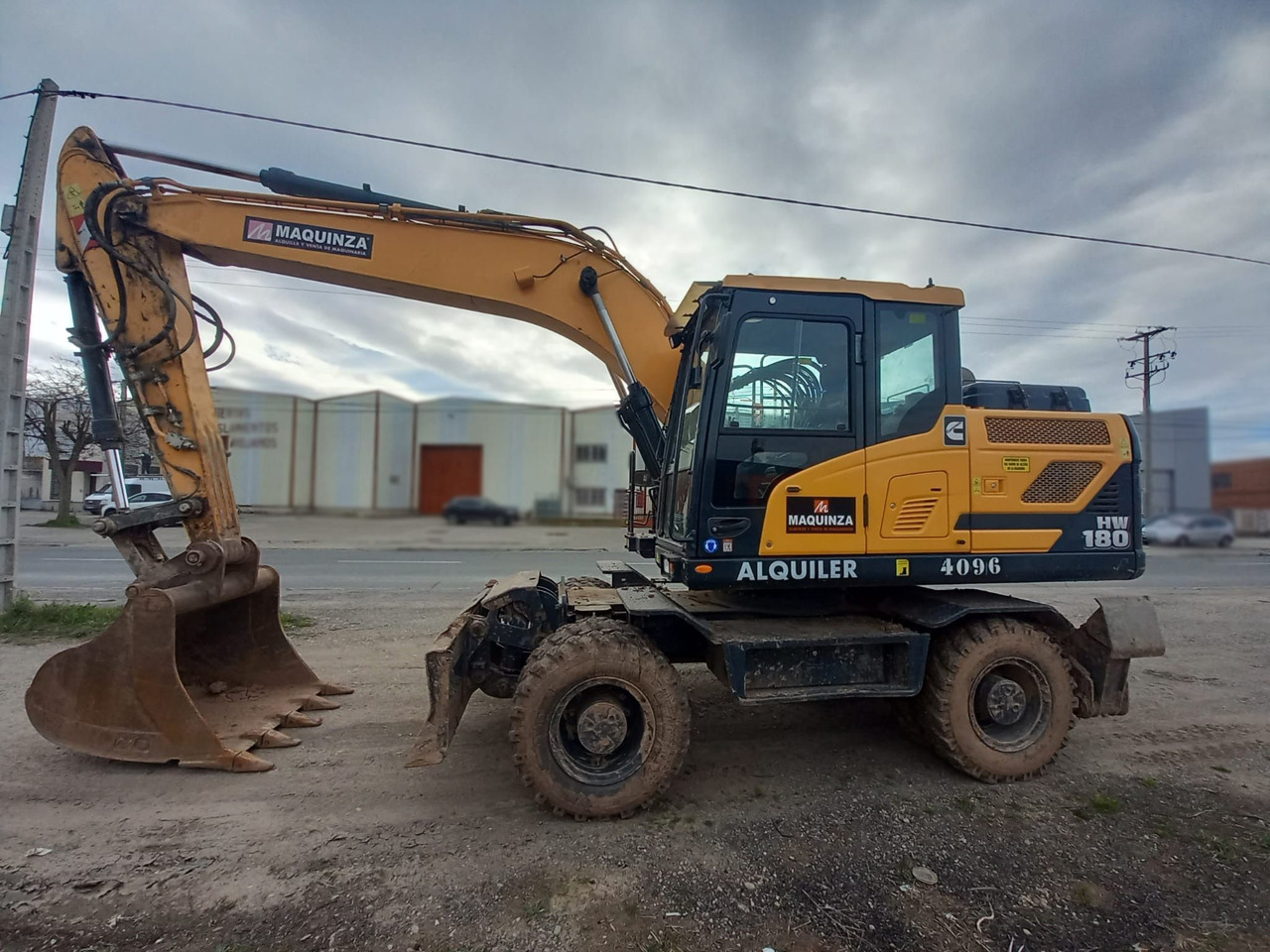 HYUNDAI HW180 - Колёсный экскаватор: фото 1 HYUNDAI HW180 - Колёсный экскаватор: фото 1