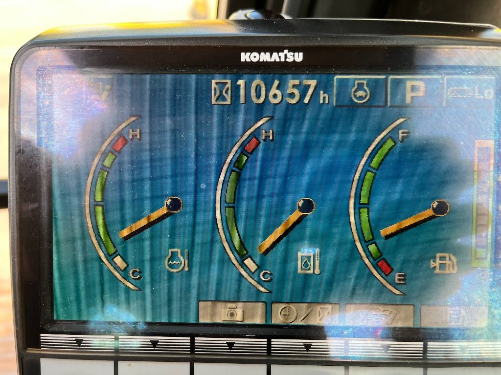 Гусеничный экскаватор Komatsu PC 210 LC-8: фото 8