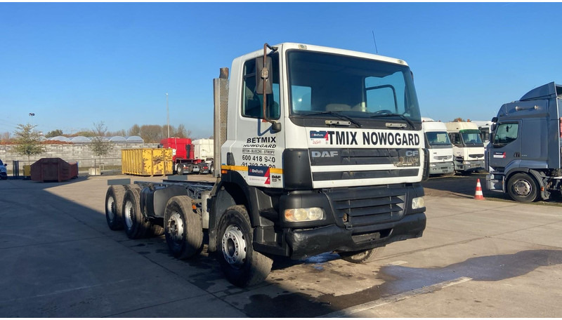 DAF CF 85.380 (EURO 3 / MANUAL GEARBOX / BOITE MANUELLE / BIG HUB / GRAND PONT / LAMES) - Грузовик-шасси: фото 3 DAF CF 85.380 (EURO 3 / MANUAL GEARBOX / BOITE MANUELLE / BIG HUB / GRAND PONT / LAMES) - Грузовик-шасси: фото 3