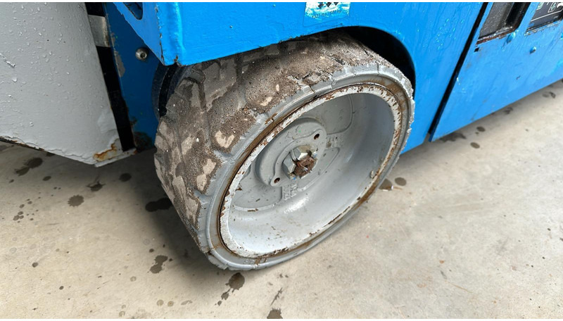 Genie GS1932 (8 meter) - Ножничный подъемник: фото 3 Genie GS1932 (8 meter) - Ножничный подъемник: фото 3