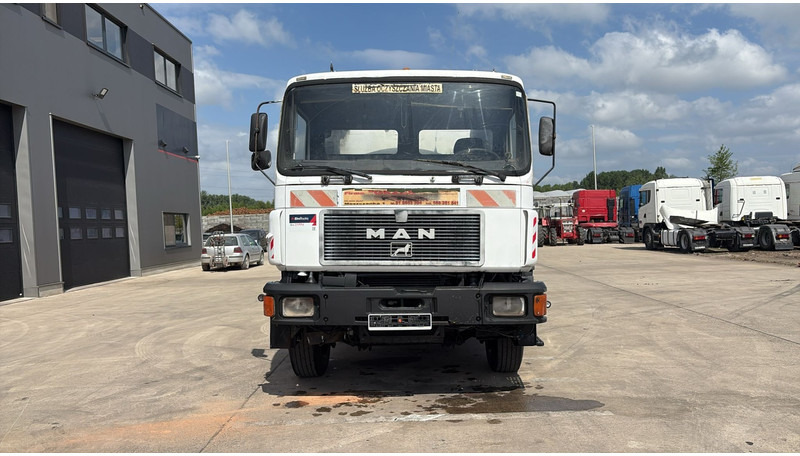 MAN 25.292 (16.000 L VACUUM / 10 TYRES / 6X2 / FULL STEEL SUSP. / MANUAL PUMP / 6 CYLINDER) - Ассенизатор: фото 2 MAN 25.292 (16.000 L VACUUM / 10 TYRES / 6X2 / FULL STEEL SUSP. / MANUAL PUMP / 6 CYLINDER) - Ассенизатор: фото 2