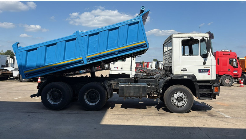 MAN 26.322 (MANUAL PUMP / POMPE MANUELLE / LAMES / GRAND PONT / BIG AXLE) - Самосвал: фото 4 MAN 26.322 (MANUAL PUMP / POMPE MANUELLE / LAMES / GRAND PONT / BIG AXLE) - Самосвал: фото 4