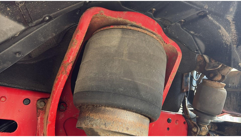 Грузовик-шасси MAN TGA 18.410 (POMPE MANUELLE / MANUAL PUMP / BOITE MANUELLE / MANUAL GEARBOX): фото 12 Грузовик-шасси MAN TGA 18.410 (POMPE MANUELLE / MANUAL PUMP / BOITE MANUELLE / MANUAL GEARBOX): фото 12