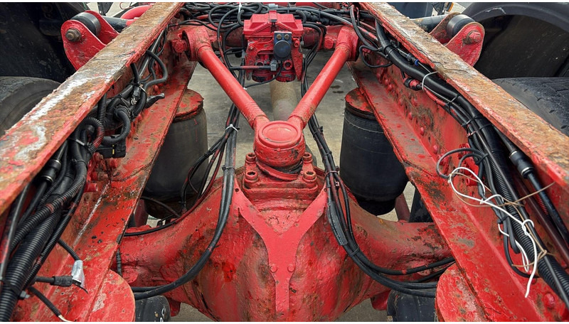 Грузовик-шасси MAN TGA 18.410 (POMPE MANUELLE / MANUAL PUMP / BOITE MANUELLE / MANUAL GEARBOX): фото 14 Грузовик-шасси MAN TGA 18.410 (POMPE MANUELLE / MANUAL PUMP / BOITE MANUELLE / MANUAL GEARBOX): фото 14