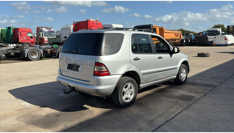 Mercedes-Benz M-Klasse ML 270 CDI - Внедорожник: фото 4 Mercedes-Benz M-Klasse ML 270 CDI - Внедорожник: фото 4