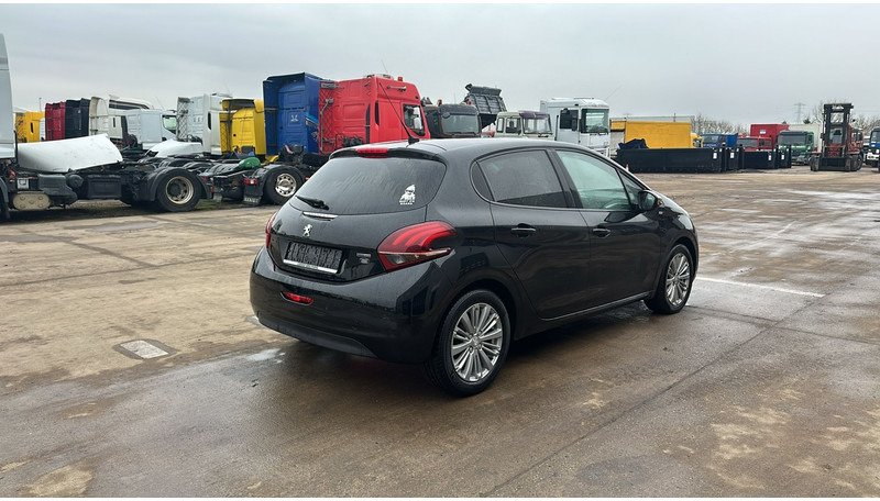 Peugeot 208 (BELGIAN CAR / AIRCO / 5 DOORS / PETROL) - Хэтчбек: фото 5 Peugeot 208 (BELGIAN CAR / AIRCO / 5 DOORS / PETROL) - Хэтчбек: фото 5
