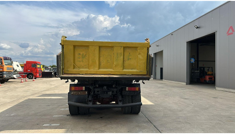 Renault Kerax 385 (POMPE MANUELLE / MANUAL PUMP / 6X4 / LAMES / GRAND PONT) - Самосвал: фото 5 Renault Kerax 385 (POMPE MANUELLE / MANUAL PUMP / 6X4 / LAMES / GRAND PONT) - Самосвал: фото 5